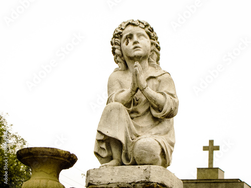 Estátua, anjo rezando