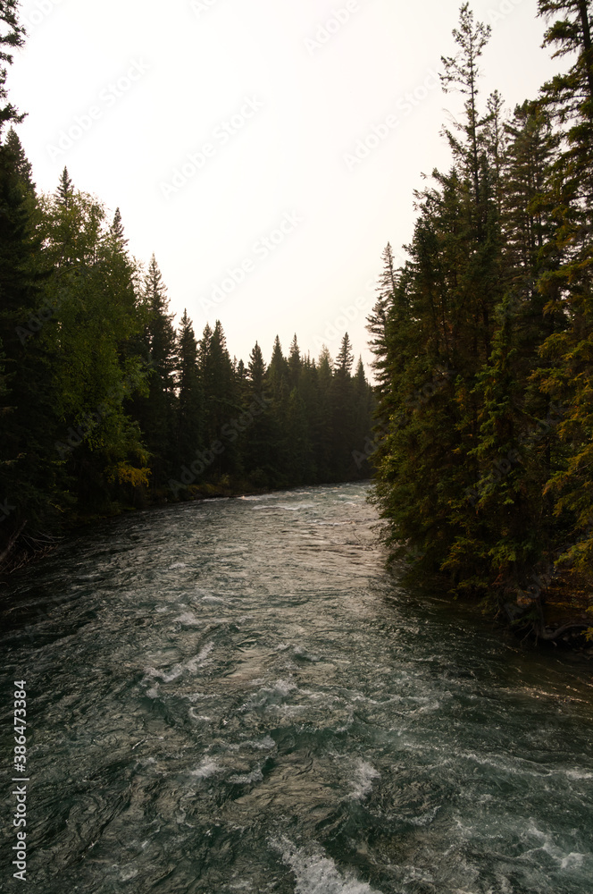 Fototapeta premium Maligne River near the Fifth Bridge