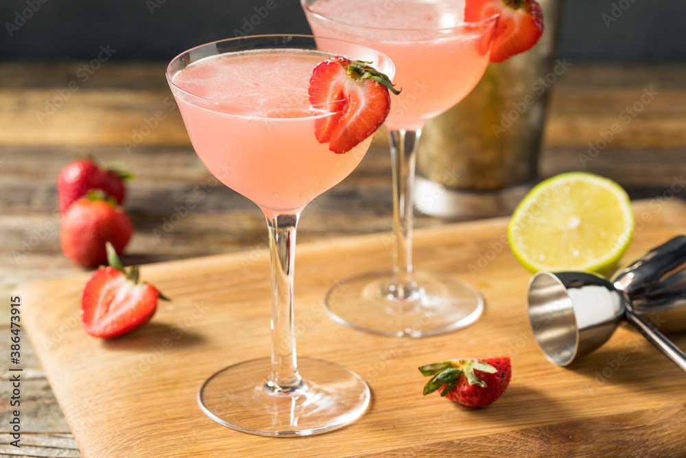 Refreshing Boozy Strawberry Daiquiri Refreshing Boozy Strawberry Daiquiri