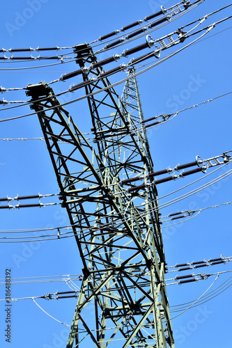 Ein Masten einer 380-kv-Leitung