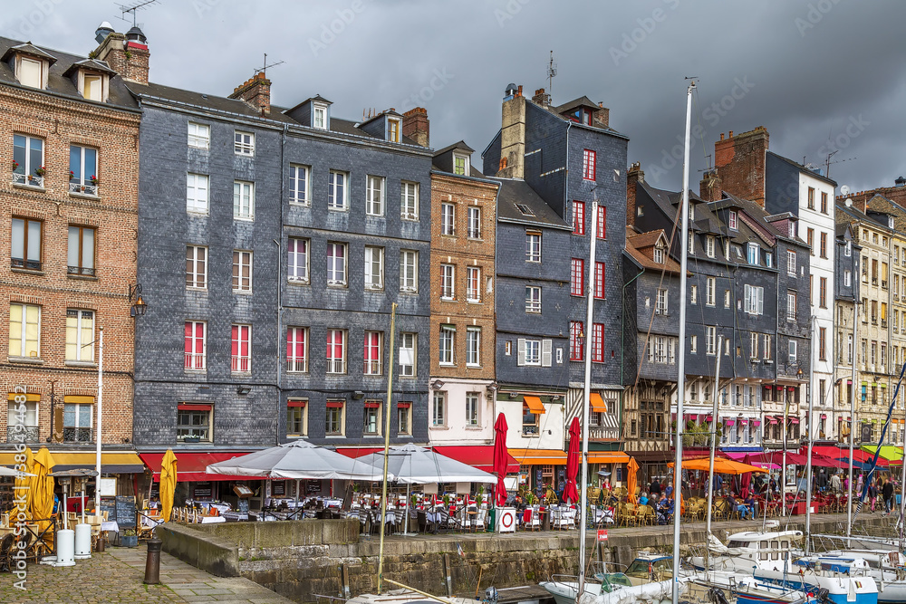 Obraz premium Embankment in Honfleur, France