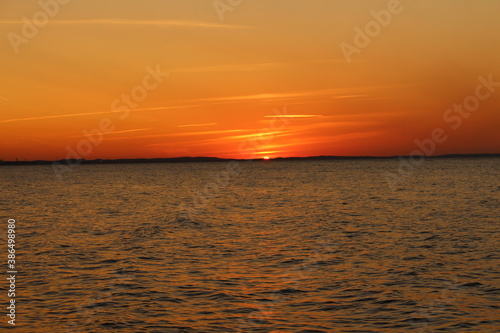 Efektowny zachód słońca nad Bałtykiem w Międzyzdrojach