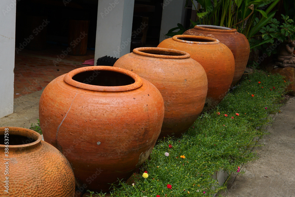 Water storage containers made from soil Water storage containers made from soil