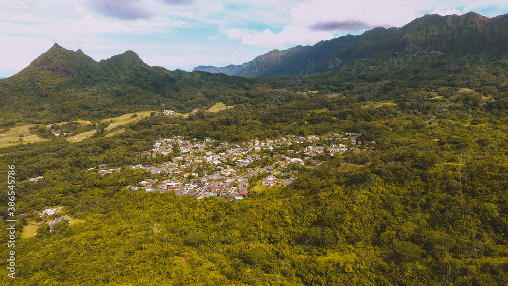 Naklejka premium Aerial Maunawili Valley, Oahu, Hawaii 