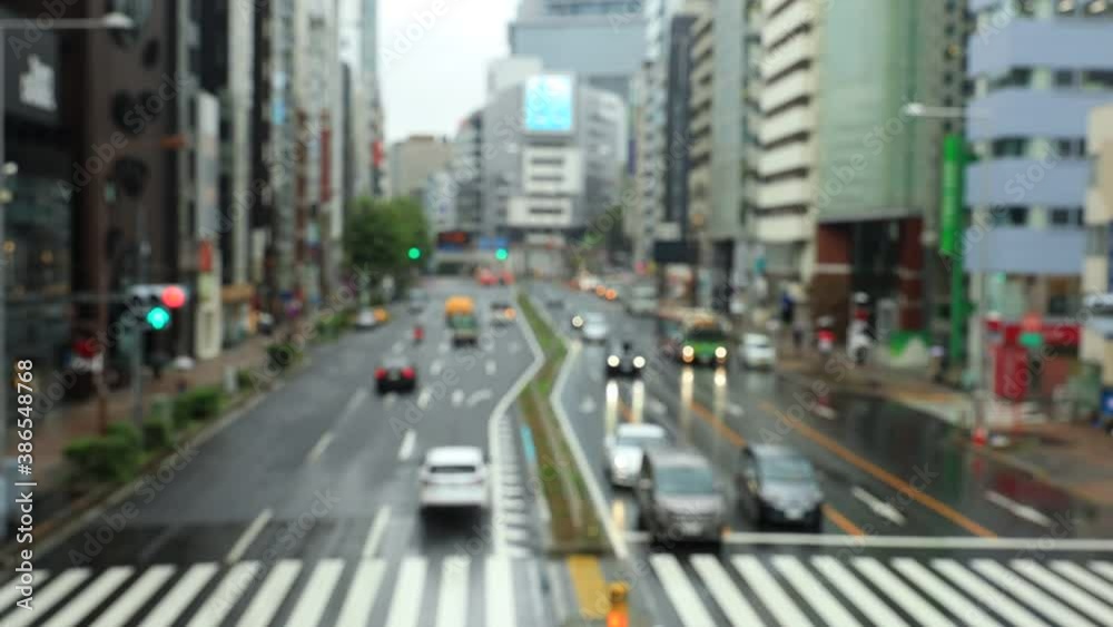 雨の日の道路 自動車 交通 イメージ 雨の日の道路 自動車 交通 イメージ