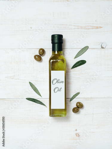 Photo Olive oil glass bottle mock up