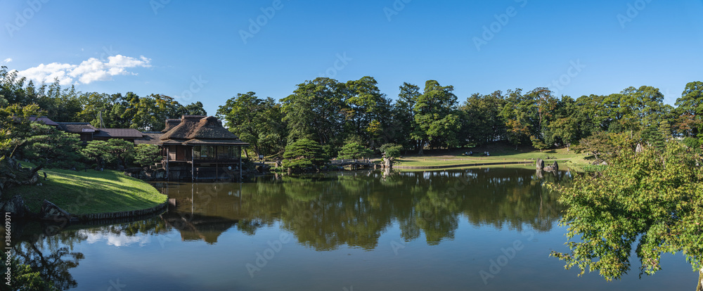Fototapeta premium 日本庭園の眺望