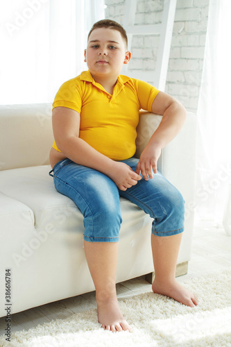 Quadro su tela A boy with metabolic disorders