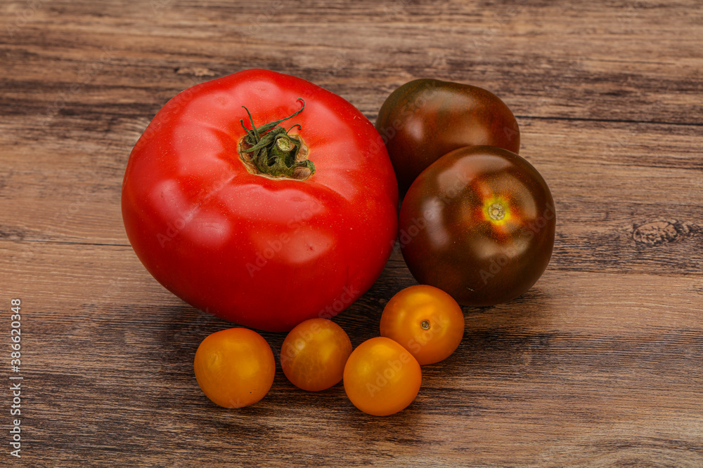 Tomato mix - red, yellow and cumato Tomato mix - red, yellow and cumato