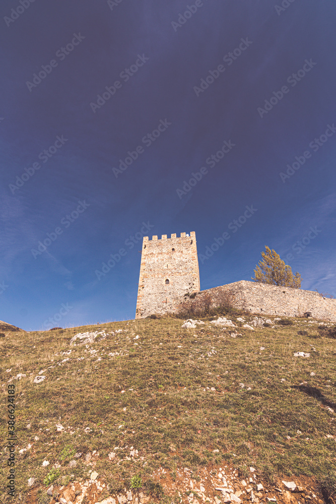 vista de torre de castillo medieval 