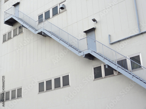 倉庫の非常階段 © Paylessimages