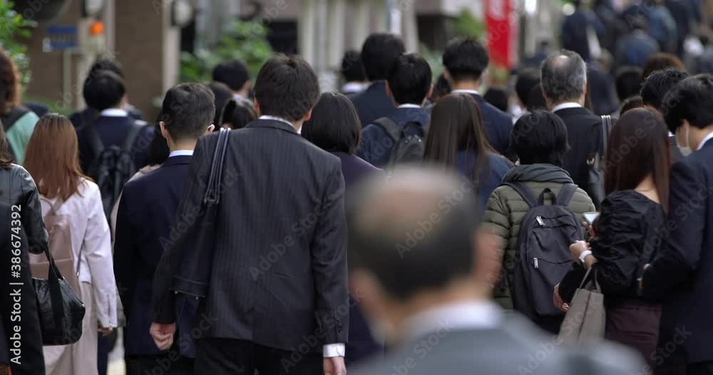 Commuters with face masks walking to work in Tokyo, JAPAN (コロナ禍の東京の通勤風景) / 4K Commuters with face masks walking to work in Tokyo, JAPAN (コロナ禍の東京の通勤風景) / 4K