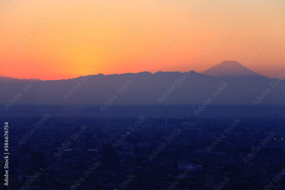 丹沢山系と富士山夕陽