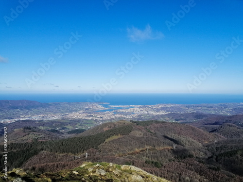 Vue sur Hendaye et la côte basque, depuis les 3 Couronnes à Irun