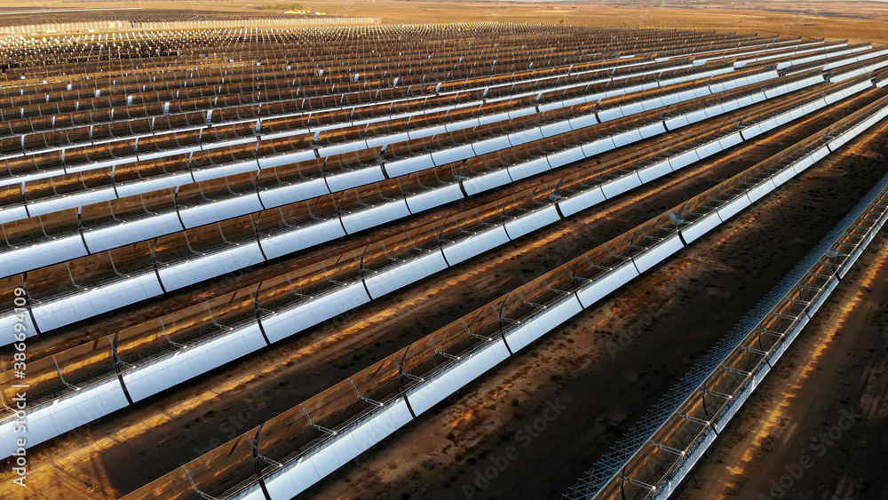 Power plant that uses renewable solar energy with the sun to create electricity Power plant that uses renewable solar energy with the sun to create electricity