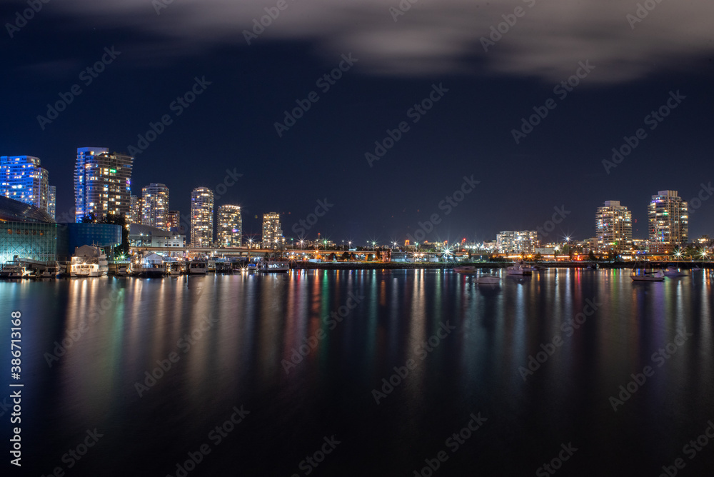 Obraz premium A picture of False Creek at night. Long exposure version. Vancouver BC Canada