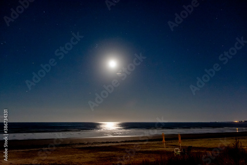 Moonrise over the Atlantic © Jesse