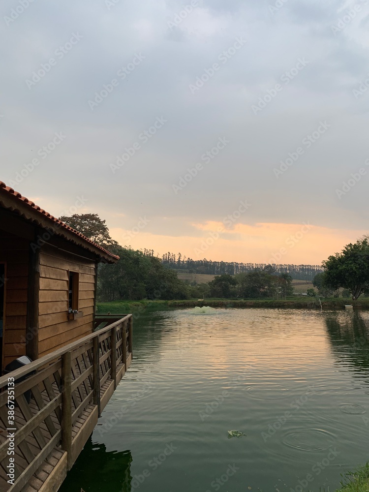 Obraz premium sunset on the lake