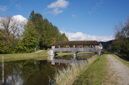 Holzbrücke über Isarkanal photo