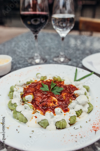 Pasta con salsa roja