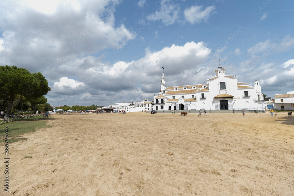 Fototapeta premium la ermita de la virgen del rocio. visitada por millones de creyente 