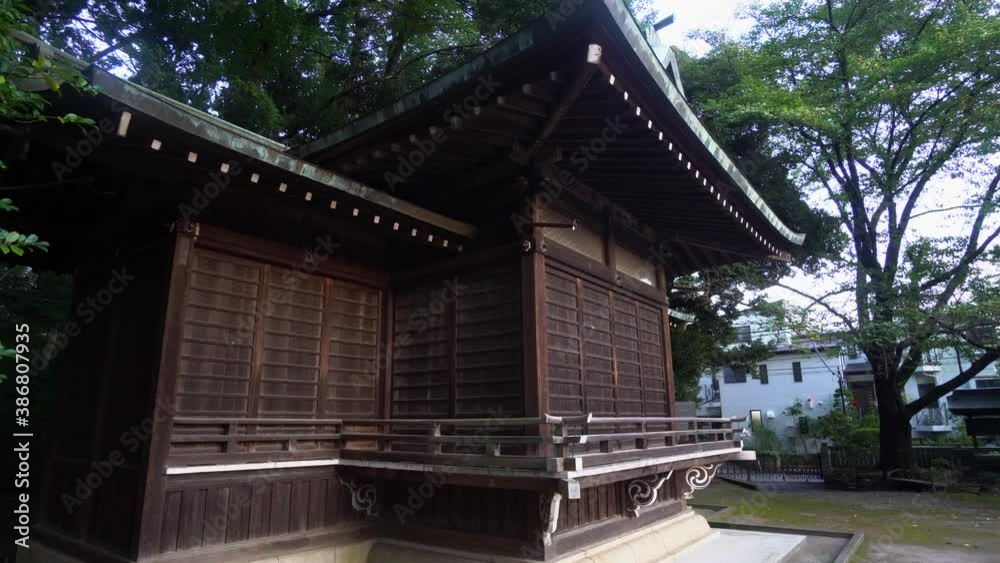 This Shinto religion building is located in the Nermia neighborhood of Tokyo. It is one of the first temples that were built in that neighborhood. This Shinto religion building is located in the Nermia neighborhood of Tokyo. It is one of the first temples that were built in that neighborhood.