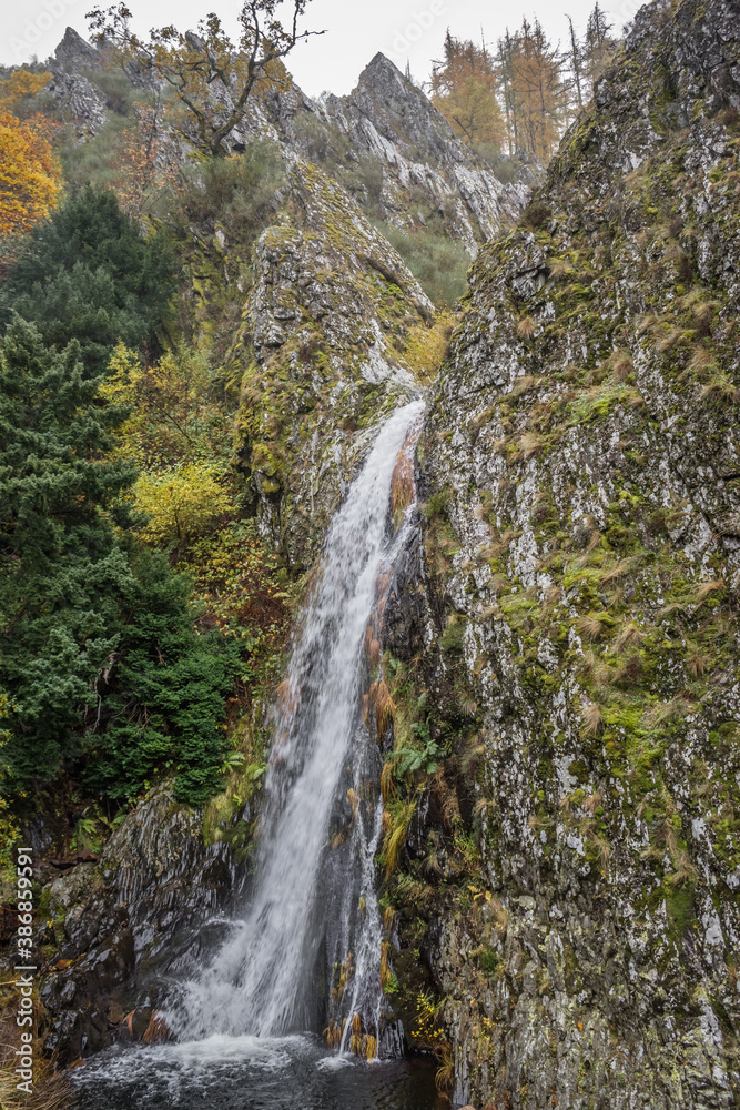 Poço do inferno Waterfall, beautiful autumnal landscape - Serra da Estrela Natural Park, Manteigas PORTUGAL