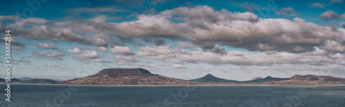 Fotografi Lake Balaton with Badacsony hill