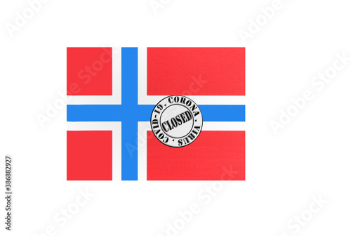 Obraz na płótnie flag with text closed by covid 19 and corona stamp w salonie
