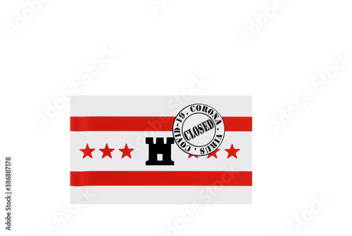 Obraz na płótnie flag with text closed by covid 19 and corona stamp w salonie