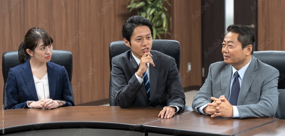 ビジネス　会議　シーン