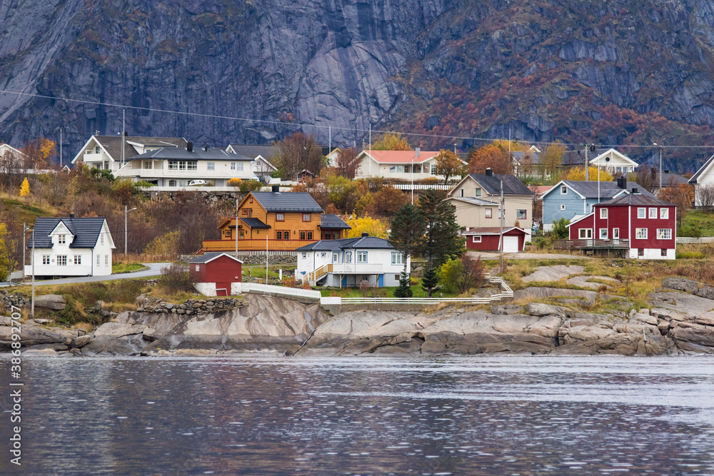 Obraz premium village on the shore