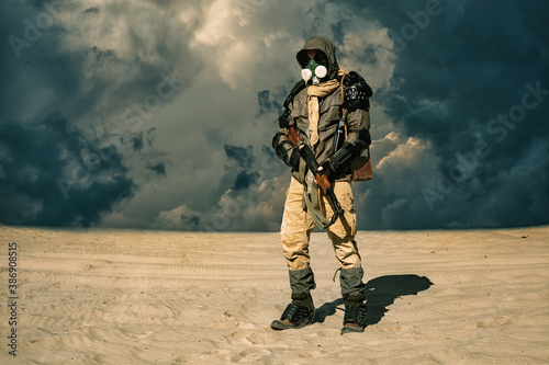 Obraz na plátne Post apocalyptic warrior in the desert.