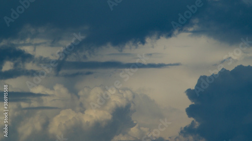 Ciel nuageux et très contrasté © Anthony