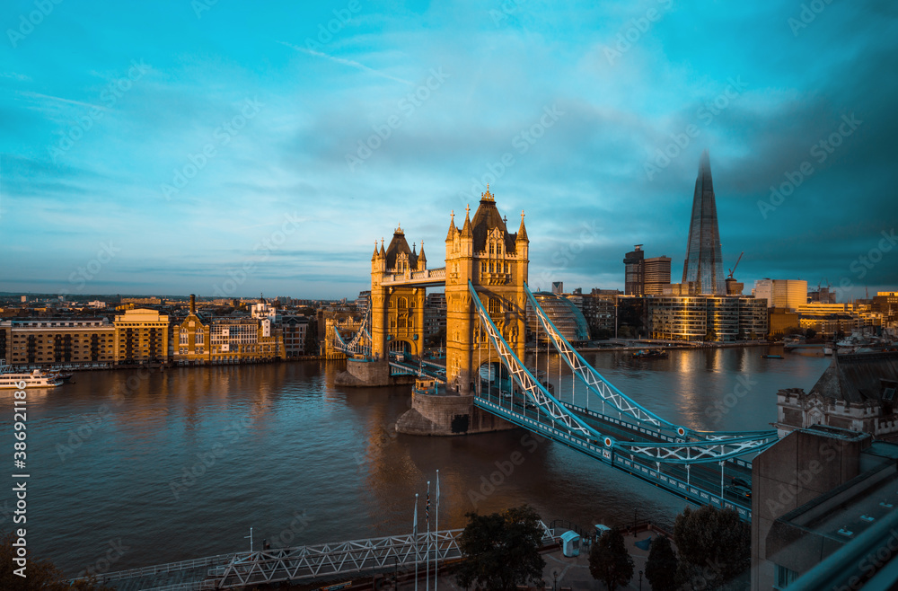 Tower Bridge in London, UK - obrazy, fototapety, plakaty 