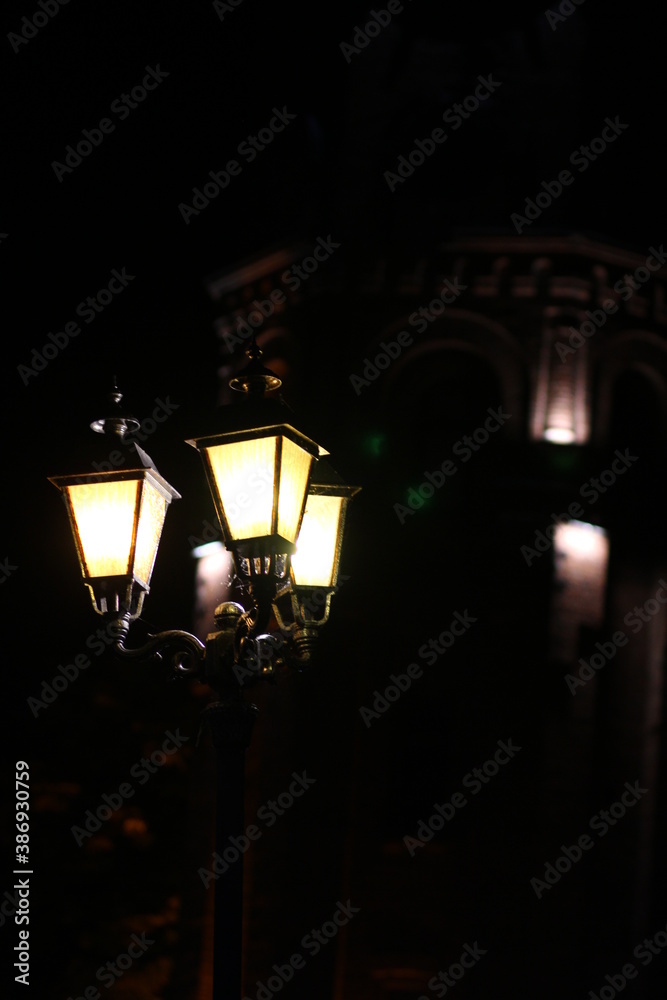 street lamp at night,street lamp in night, haloween,street,  new year, old lamp on the wall, lamp, lamp on the wall, design, wall, project, lamp