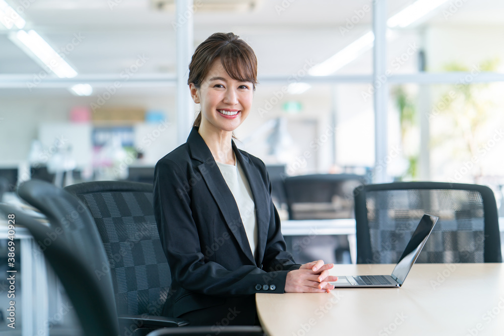 ビジネス・女性 ビジネス・女性
