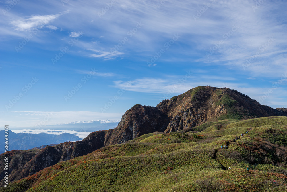 百名山に挑戦‼
秋の紅葉登山 (日本 - 新潟 - 雨飾山)