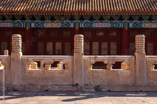 Εκτύπωση καμβά The stone fences in front of Chinese palace buildings