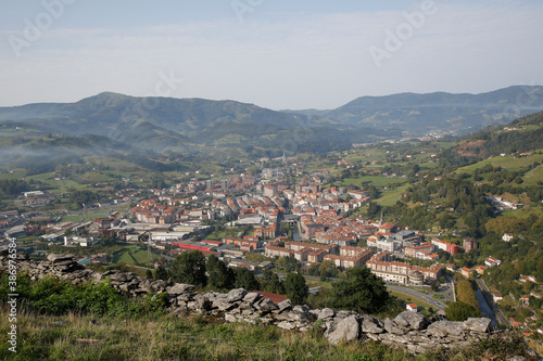 panoramica de Azpeitia, pueblo del Gipuzkoa en el Pais Vasco (Spain) © Valeniker