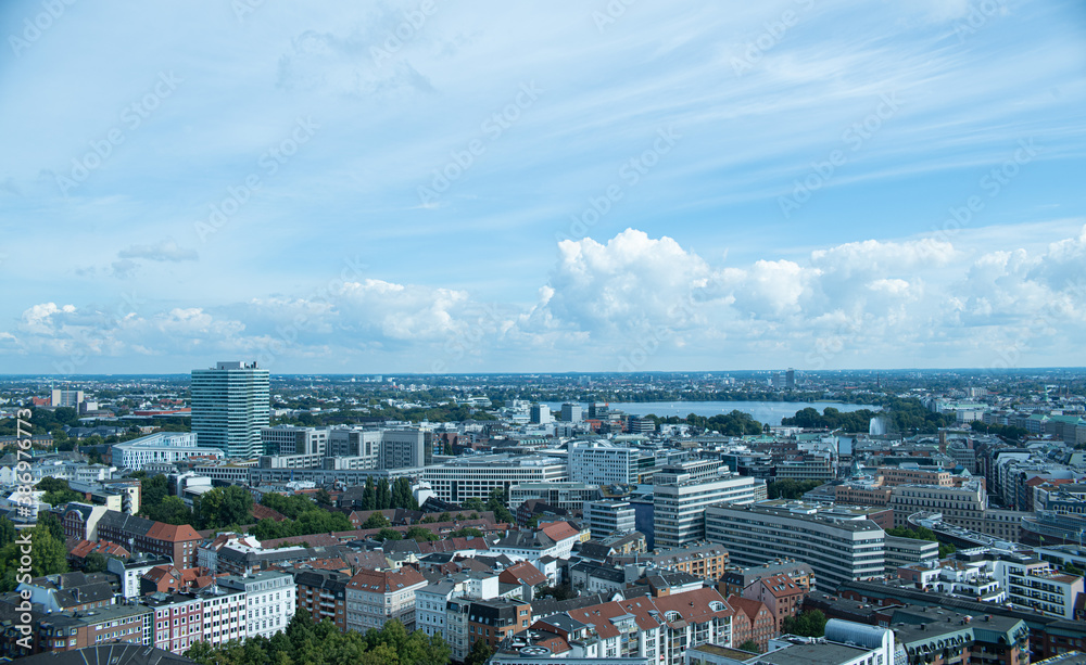 Hansestadt Hamburg von oben 