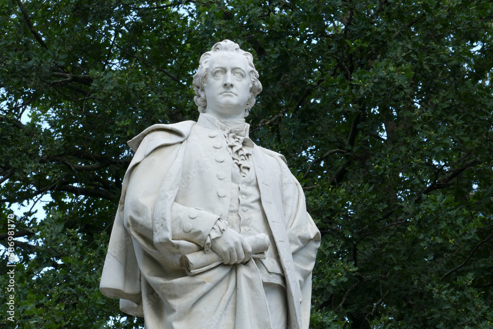 Johann Wolfgang von Goethe Denkmal in Berlin Tiergarten Johann Wolfgang von Goethe Denkmal in Berlin Tiergarten