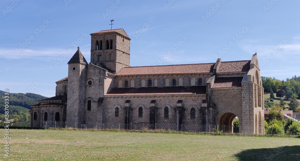 Eglise Notre-Dame de Châtel-Montagne dans l'Allier près de Vichy.
