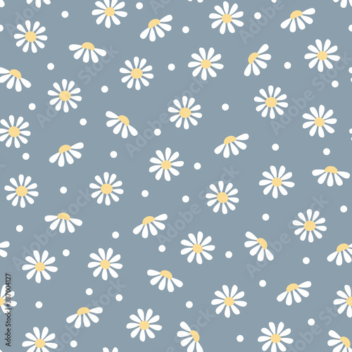 Seamless floral pattern of daisies. It can be used for wallpapers, cards, wrapping, patterns for clothes and other.