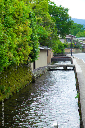 明神川と石橋