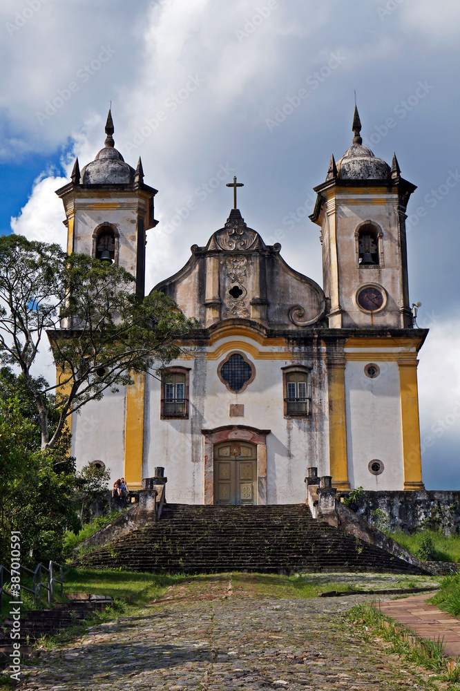 Fototapeta premium Baroque church in historical city of Ouro Preto, Brazil