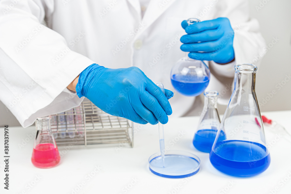 A researcher who studies and develops potion. A researcher who studies and develops potion.