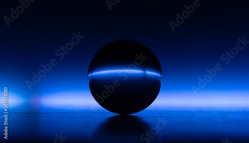fondo negro  esfera de cristal  fondo de color  horizonte. colores