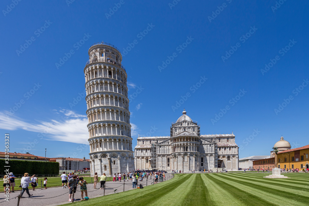 イタリア、ピサの斜塔