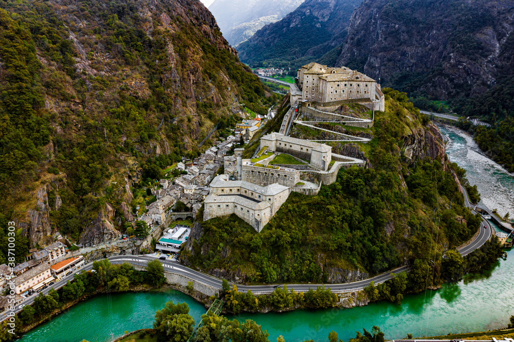 Ταπετσαρία Forte di Bard Aosta Italy Avengers Age of Ultron Castle
